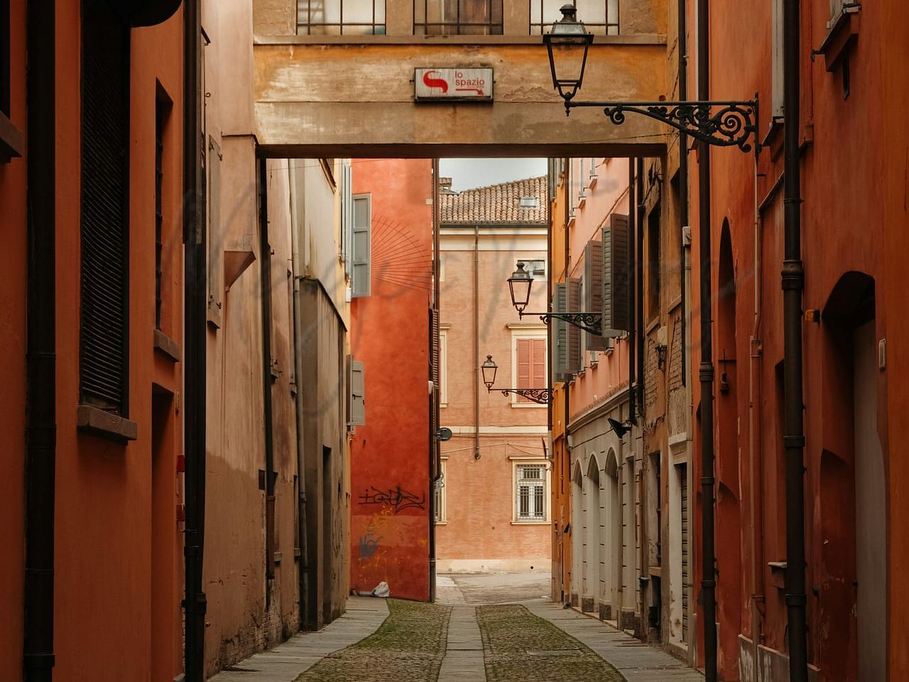 Living in modena